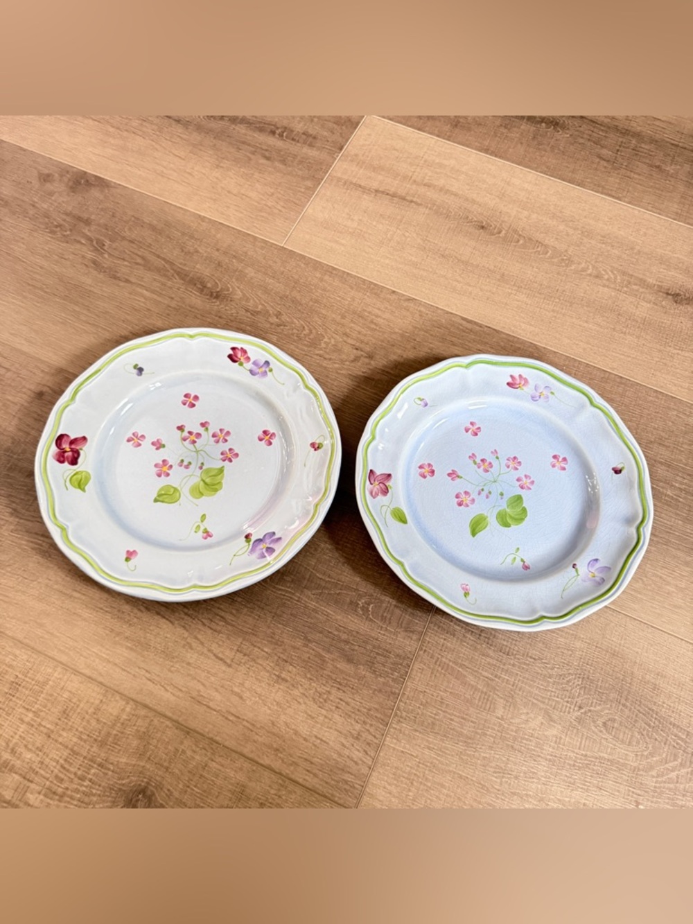 Longchamp France 10" Floral Dinner Plate Set‎ 2 Blue Pink Scalloped Edge Crazing